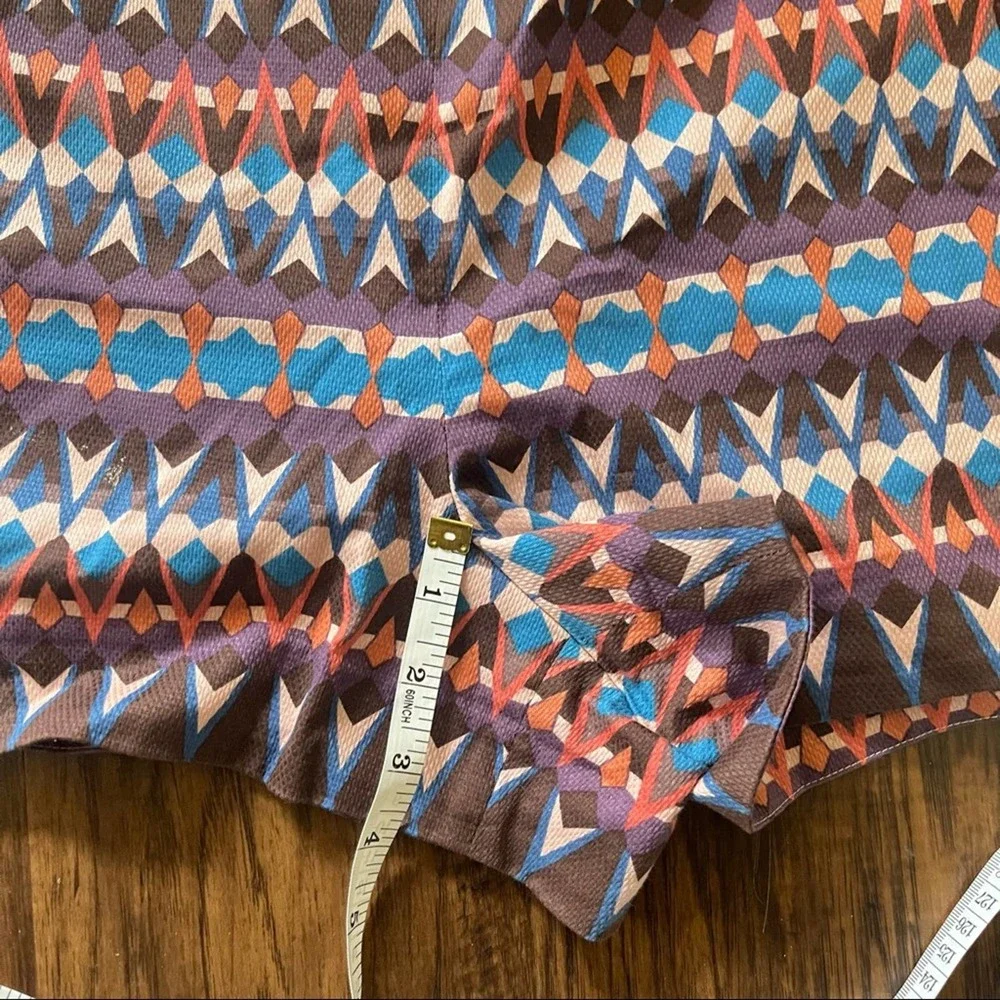 J. Crew Aztec Tribal Print Chino Bermuda Shorts Size 8 - Picture 5 of 8
